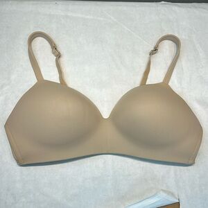 Cacique Lightly Lined T-Shirt Bra No Wire Sz 40D Nude Beige Tan Adjustable Strap